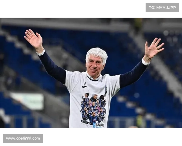 罗马球迷向加斯佩里尼索要训练外套称一年不洗只为纪念他的执教风采 罗马球迷向加斯佩里尼索要训练外套称一年不洗只为纪念他的执教风采