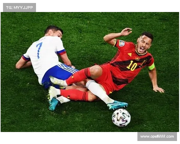 阿扎尔谈球场对决:挑战KDB容易 但面对亚亚毫无机会 阿扎尔谈球场对决:挑战KDB容易 但面对亚亚毫无机会